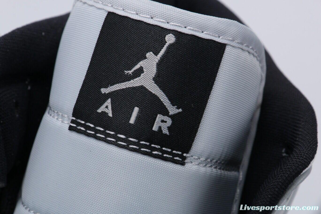 Air Jordan 1 Mid“Light Smoke Grey”